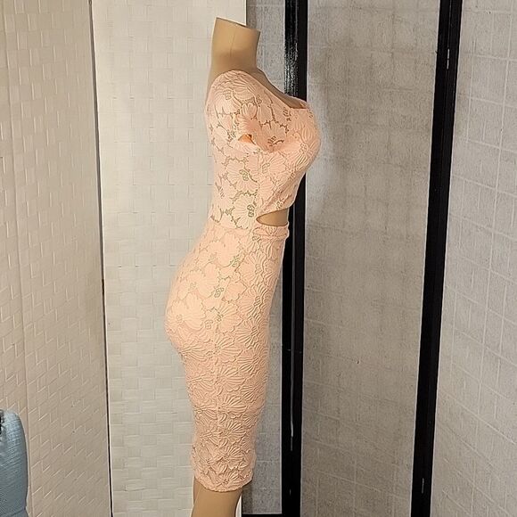 GLARE LACE SHORT SLEEVE V-NECK WOMEN"S DRESS - Picture 5 of 14